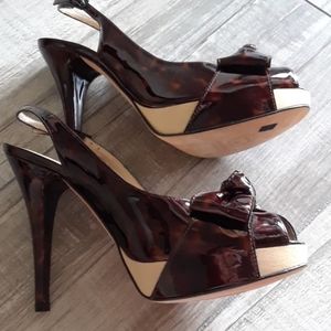 Stuart Weitzman..NWOT..GORGEOUS HEELS!!